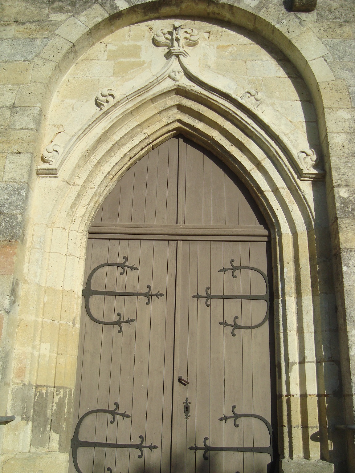 Portail entrée église côté occidental