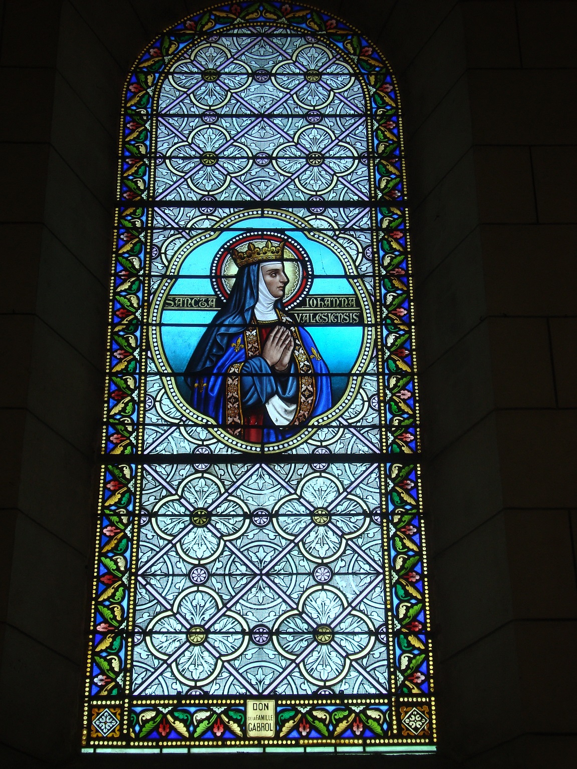 Vitrail de Sainte Jeanne de France, don de la famille CABROL